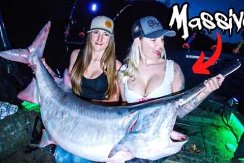 Spoonbill Fishing LOADED WATERS w/ BIG FISH EVERYWHERE!!! (Catch Cook Party!!)