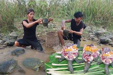 Survival skills: Turtle, catching for food near river - Turtle and egg spicy grilled for dinner