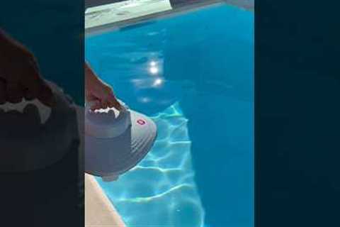 Robotic vaccum cleaner for swimming pool #shorts