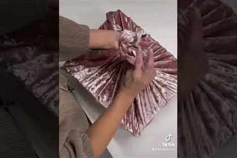 GIFT-WRAPPING WITH FABRIC // Eco-Friendly Life DIY