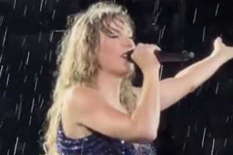 Taylor Swift FIGHTING the RAIN on stage at The Eras Tour