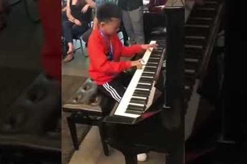 Exceptional Performance by Child Prodigy Pianist