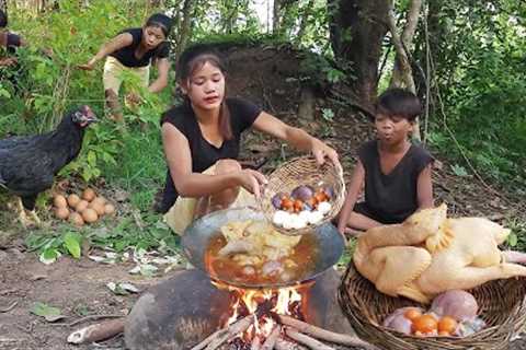 Survival skills: Found Chicken and egg for food in forest - Chicken curry spicy with egg for dinner
