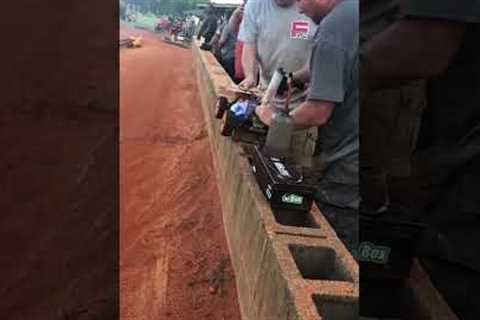 A master at RC car racing pit stops 🔥