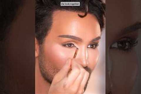 This eye-makeup looks good on EVERYONE! Here’s how to do it 🕺🏻 #shorts #makeuptutorial
