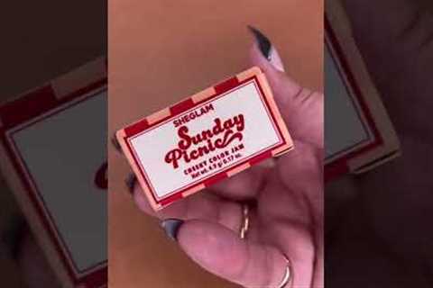 ASMR UNBOXING MAKEUP #unboxing #asmrsounds #shorts