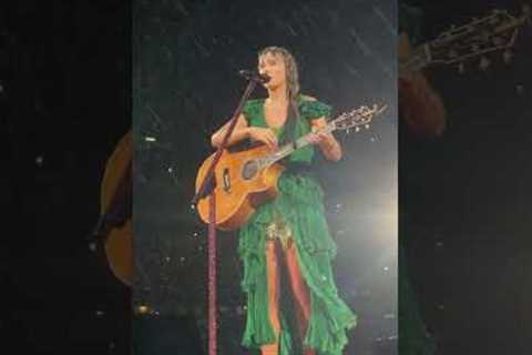 Taylor Swift Jokes With Crowd as Deluge Hits Gillette Stadium