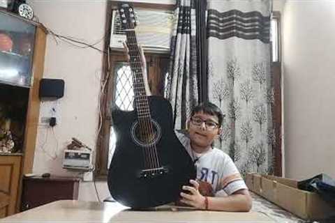 Unboxing a Acoustic Guitar