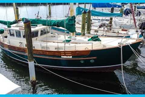 This WEIRD Old Boat Could Take You ANYWHERE [Full Tour] Learning the Lines