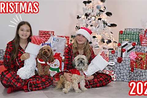 CHRISTMAS MORNING OPENING PRESENTS 2021 | SISTER FOREVER