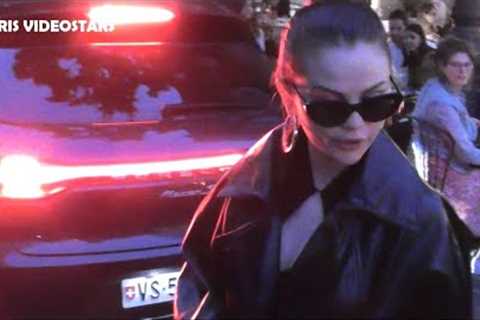 Selena GOMEZ with fans @ Paris 27 may 2023 as she leaves a good French restaurant