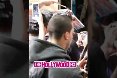 Selena Gomez Is Overwhelmed By A Mob Of Fans &amp; Forced To Retreat Back To Her Sprinter Van In N..