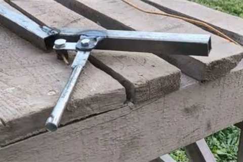 The invention of a genius master. Now I will make myself such a tool