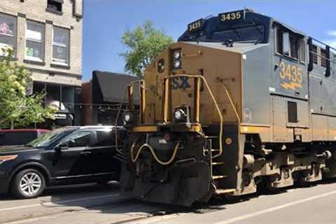 Engineer Recognizes Me!  Street Running Trains Dodging Traffic In Lagrange Kentucky &amp; Model..