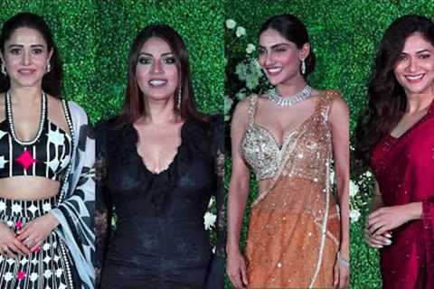 Celebrity Arrive at Sonnalli Seygall And Ashesh L Sajnani Wedding Reception || Bollywood Mastiz