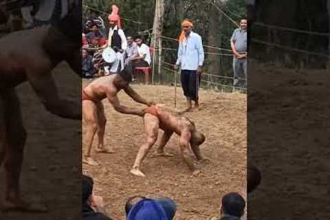 wrestler dragging back \\ #trending \\ #viral  \\ #shorts \\ #dangal  \\ #kushti \\#sports \\#fight