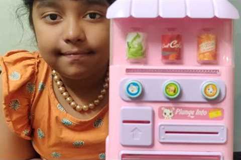 Unboxing Toy Vending Machine