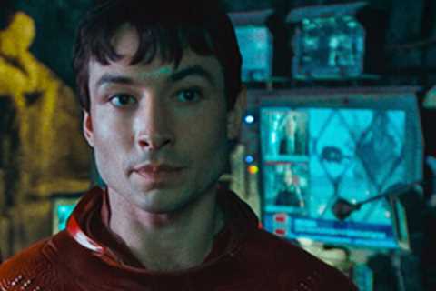 Why The Flash Filmed Three Separate Twist Endings And How They Pulled Off That Cameo