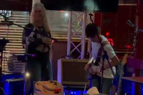 13-Year-Old Guitar Prodigy Rocks Sweet Home Chicago with the House Band