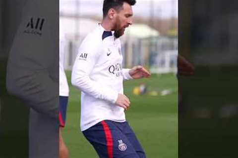 Messi Vs Ronaldo fans CONTROVERSY...Reaction! | Lionel Messi Vs Cristiano Ronaldo News #shorts