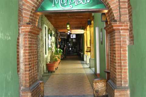 Monoloco, Antigua - Best Sports Bar & Party Place