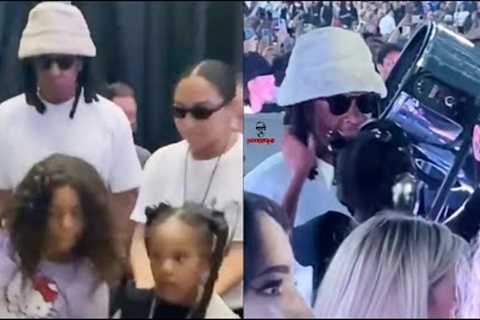 Beyoncé and Jay Z Twins Rumi &amp; Sir, Blue Ivy Playing In Their Dad Hair at Renaissance Tour