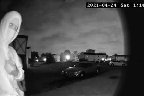 30 Creepiest Moments Caught On Doorbell Camera Vol. 2