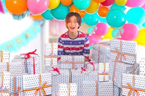 JoJo's 12 BIRTHDAY PRESENT OPENING special surprise 🎁
