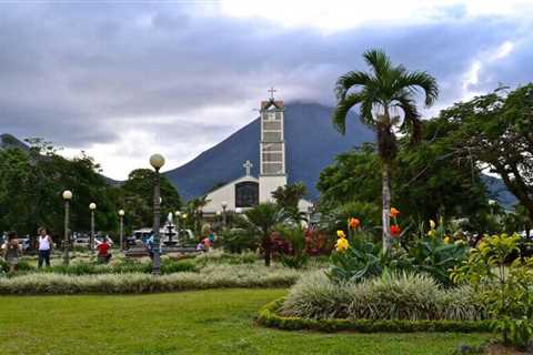 Costa Rica's Natural Wonder: The Mighty Arenal volcano Costa Rica