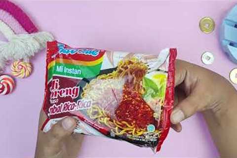 Unboxing noodles from Japan which are very rare and cost 100 usd