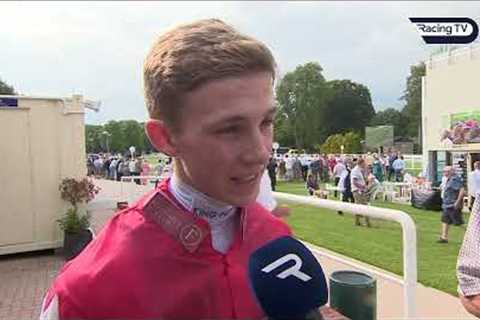 Errant horse takes scenic route but still manages to win!