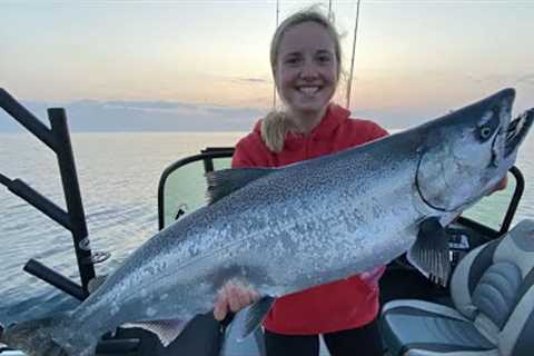 Her first time fighting KING salmon! - Lake Michigan Fishing