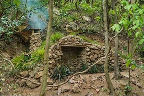Building Complete A Warm Survival Shelter In Bushcraft 16Day