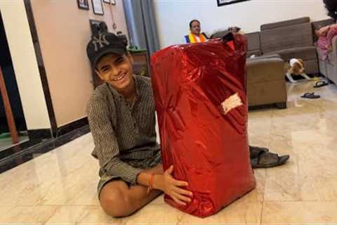 Om Ko BIGGEST SURPRISE De Diya 😍 NEW CRICKET KIT ‼️ *KIDS UNBOXING GIFT*