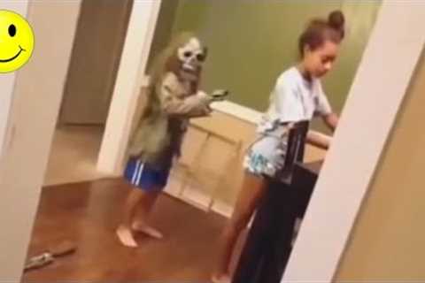 Ultimate Funny Scared Reactions #1 | People Got Scared Funny Videos - WM