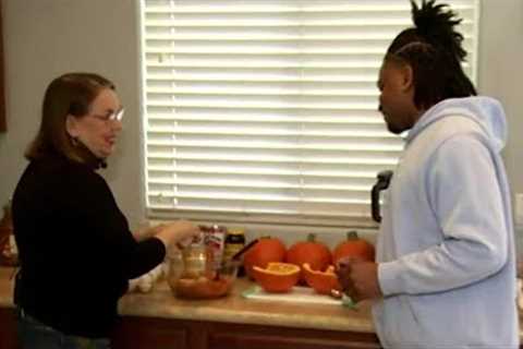 Unlikely friendship that began accidentally on Thanksgiving, still going strong