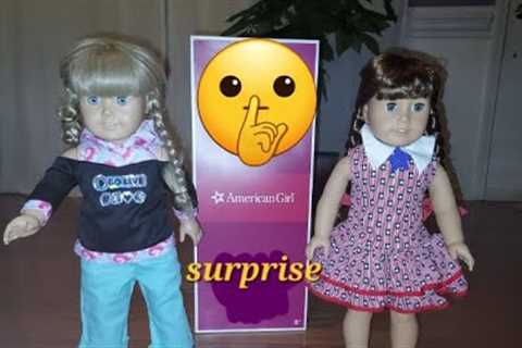 Molly's birthday presents unboxing ( American girl doll Courtney Moore unboxing)
