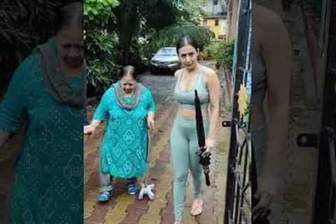 Bollywood Update: #MalaikaArora spotted at Diva Yoga in Bandra. #ytshorts #trending #paparazzi