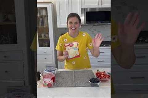 DON’T miss out on this EASY cake!!! #easycake #food #cookingchannel #desserts #recipe #cookingshow