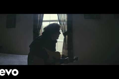 Lewis Capaldi - Before You Go (Official Video)