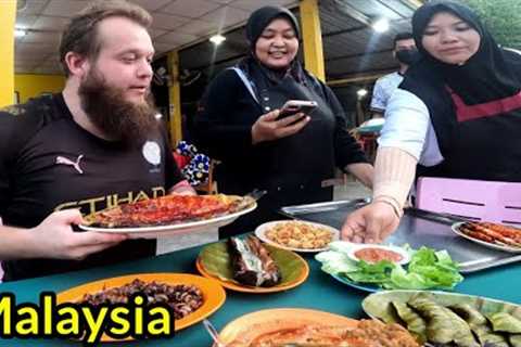 🇲🇾 EATING LOCAL MALAY KAMPUNG FOOD | AMAZING HOSPITALITY IN MALAYSIA