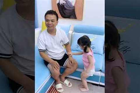 This is the father with the baby 🐴funny 🐞Cute