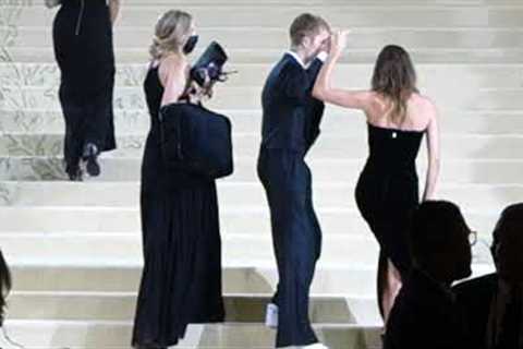 Justin and Hailey Bieber walk the 2021 MET gala amid Selena chants #justinbieber #trending