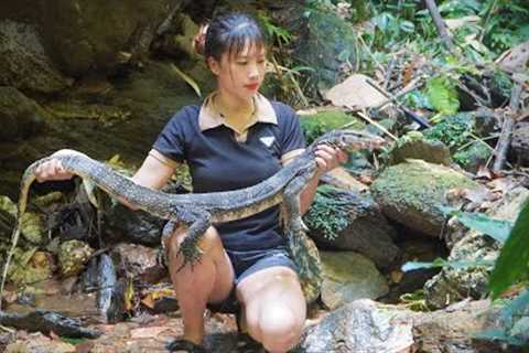 Detecting footprints of wild animals, knitting bamboo baskets to trap, survival alone