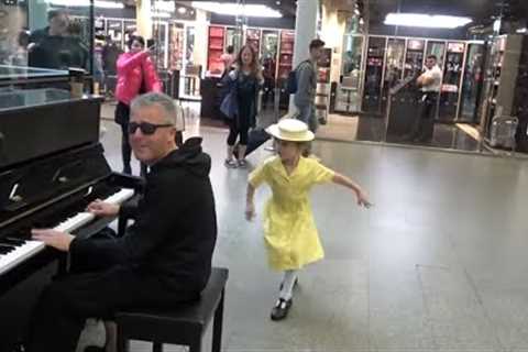 Tiny Dancer Astonishes Street Pianist