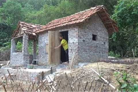 Homeless Life - Pour foundation and build water tank bricks - Building farm, survival skills