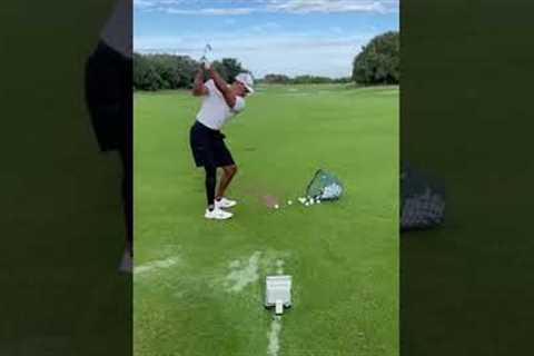 Tiger Woods back on the range 👀