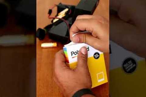 How to load Polaroid I-Type film into Polaroid 600