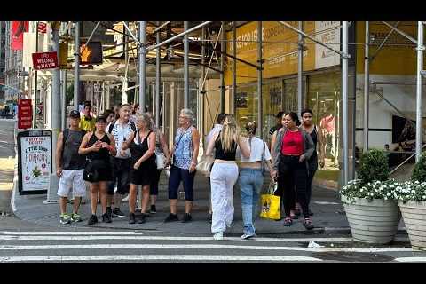 New York City Manhattan Times Square Saturday Live