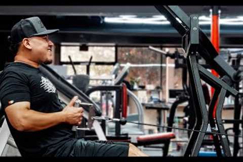 STARTING Back At The Gym // VLOG #1 [ Beginner Workout ]